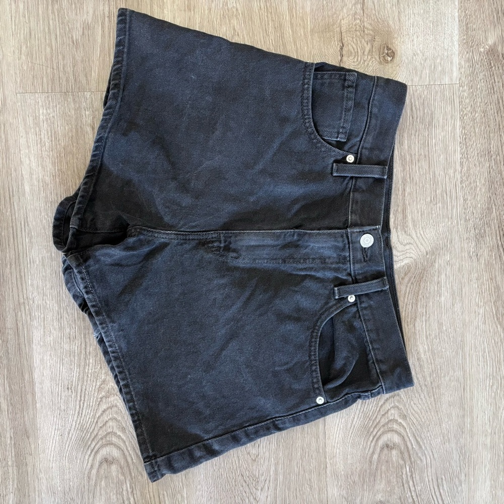 Levi Women’s High Wasted Mom Shorts
